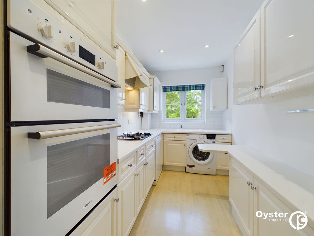 Property photo 3 of 13 Kitchen