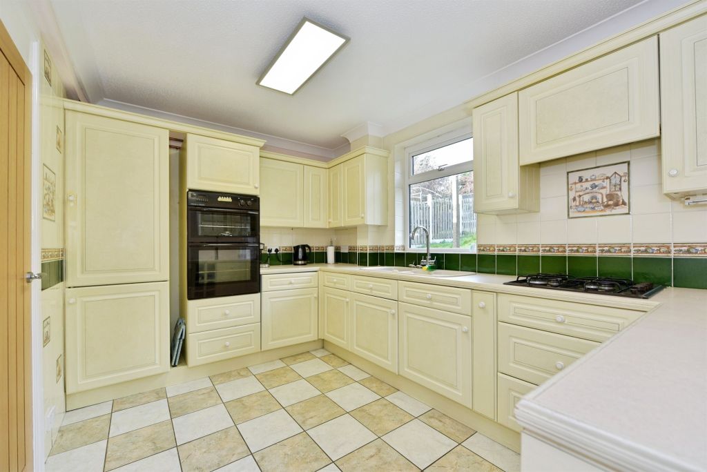 Property photo 2 of 12 Kitchen/Diner