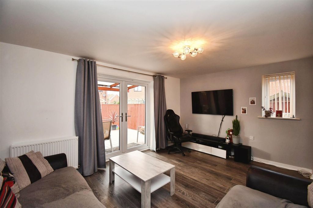 Property photo 2 of 13 73B6448c-U 20 2826 29.Jpg