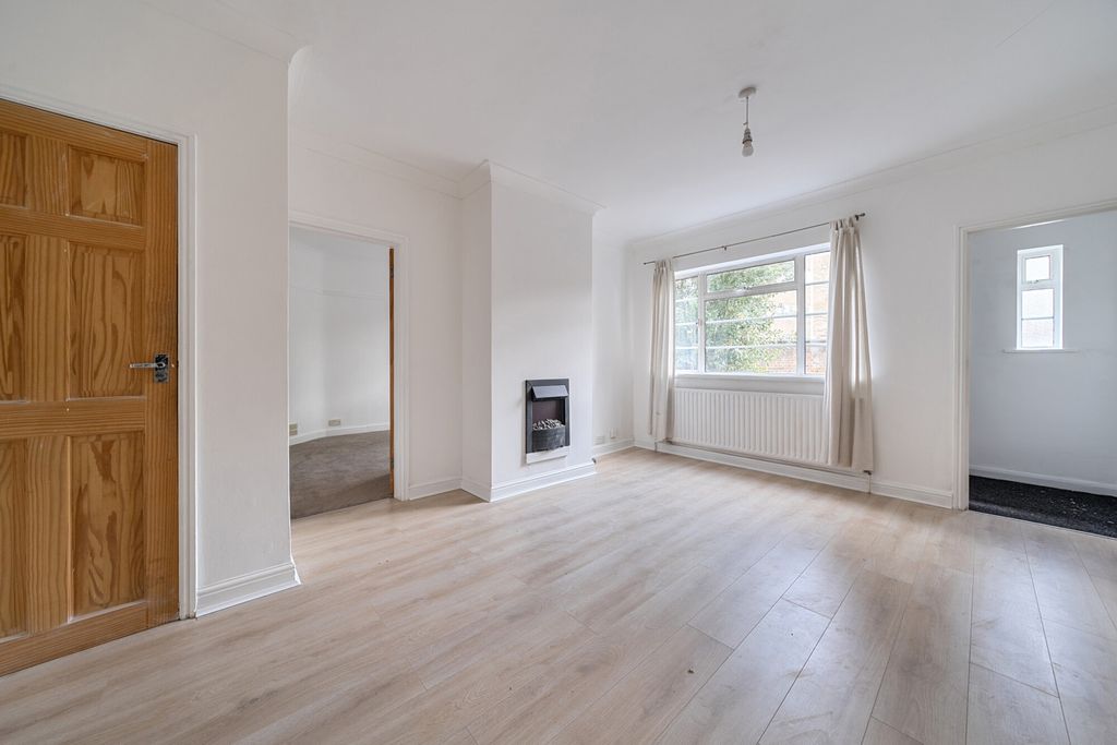 Property photo 2 of 13 1423350-11-69A82A...