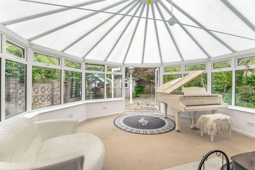 Property photo 3 of 16 Conservatory