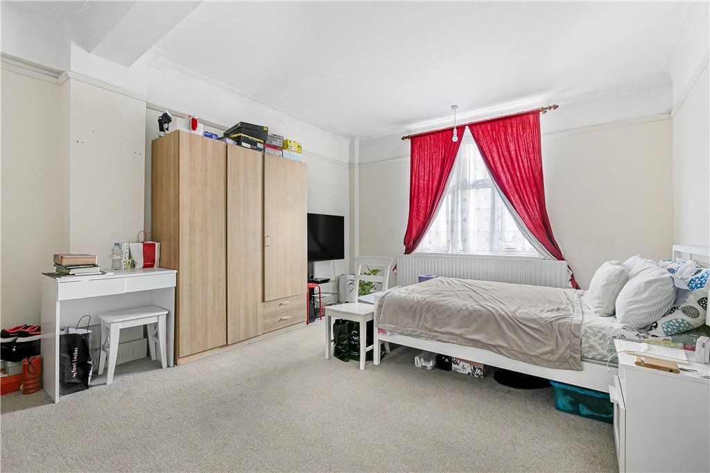 Property photo 3 of 11 Bedroom