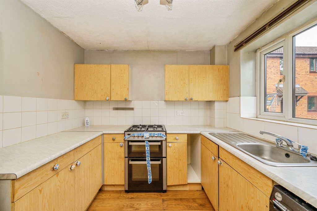 Property photo 2 of 20
