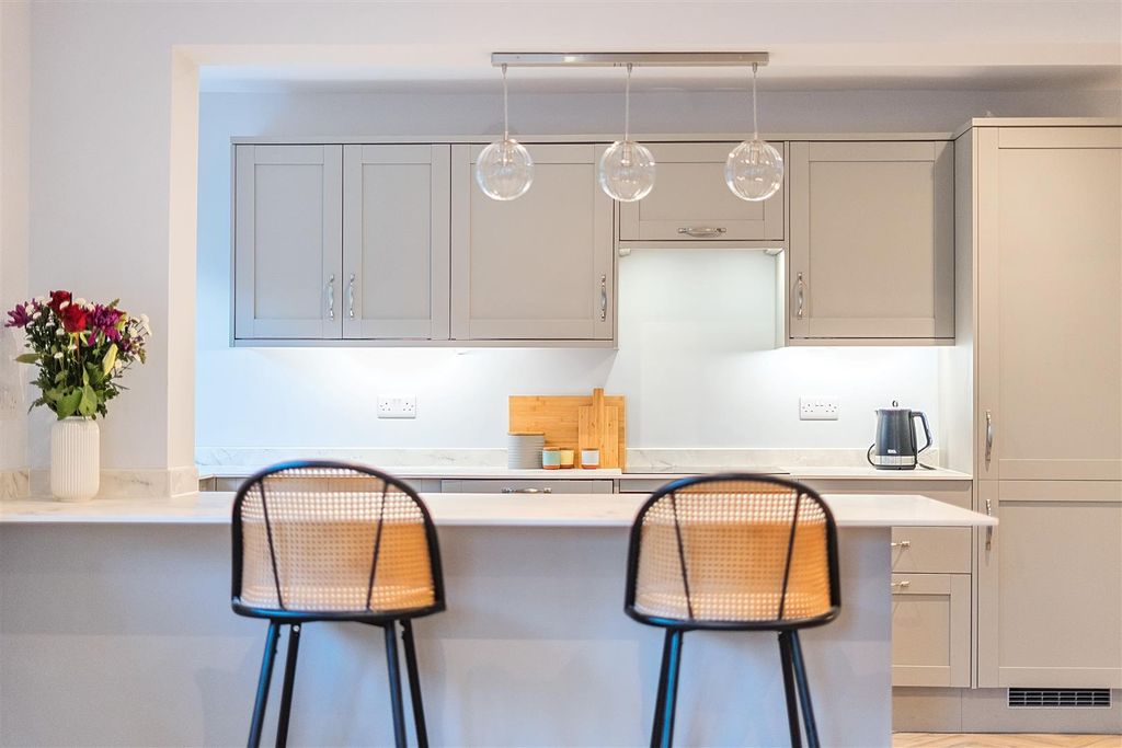 Property photo 2 of 2 1388757-6-693A93De90230.Jpg