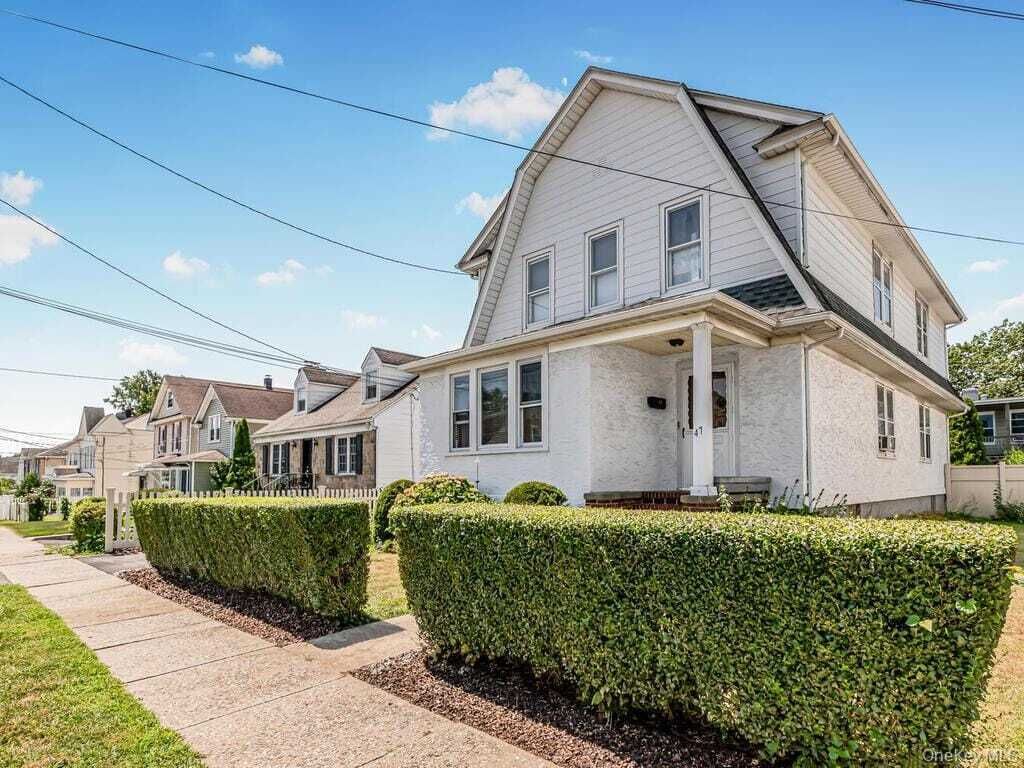 Property photo 1 of 23
