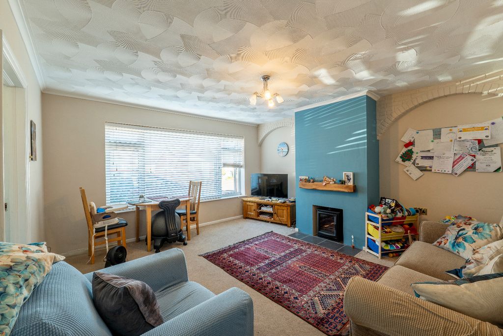 Property photo 2 of 15 4375885