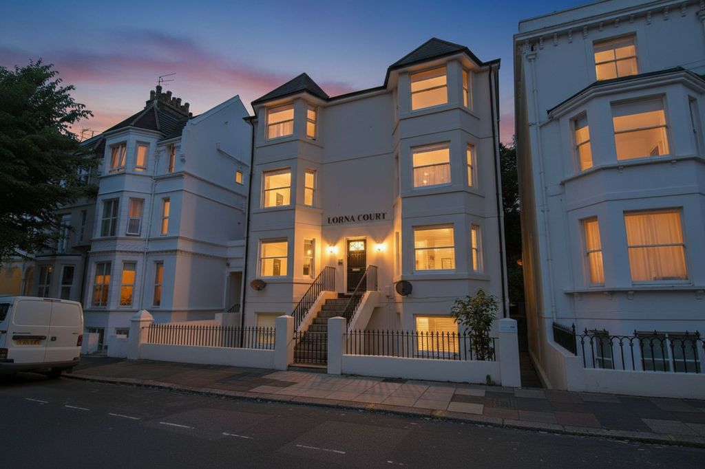 Property photo 1 of 8