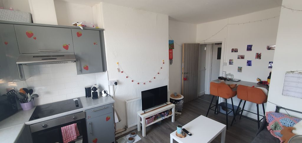 Property photo 3 of 8