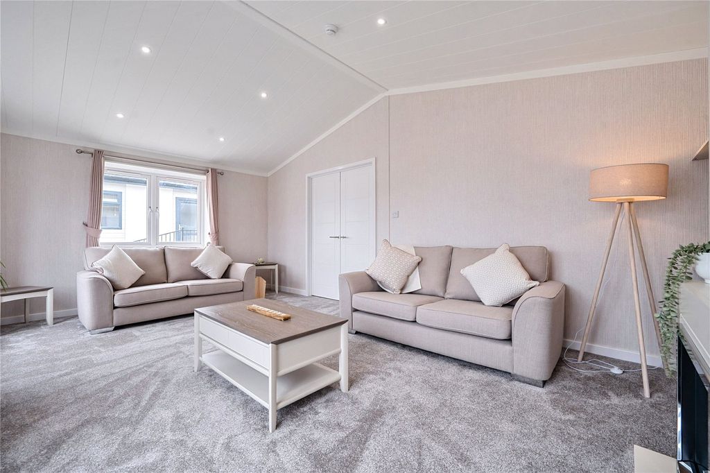 Property photo 3 of 11 Picture No. 05