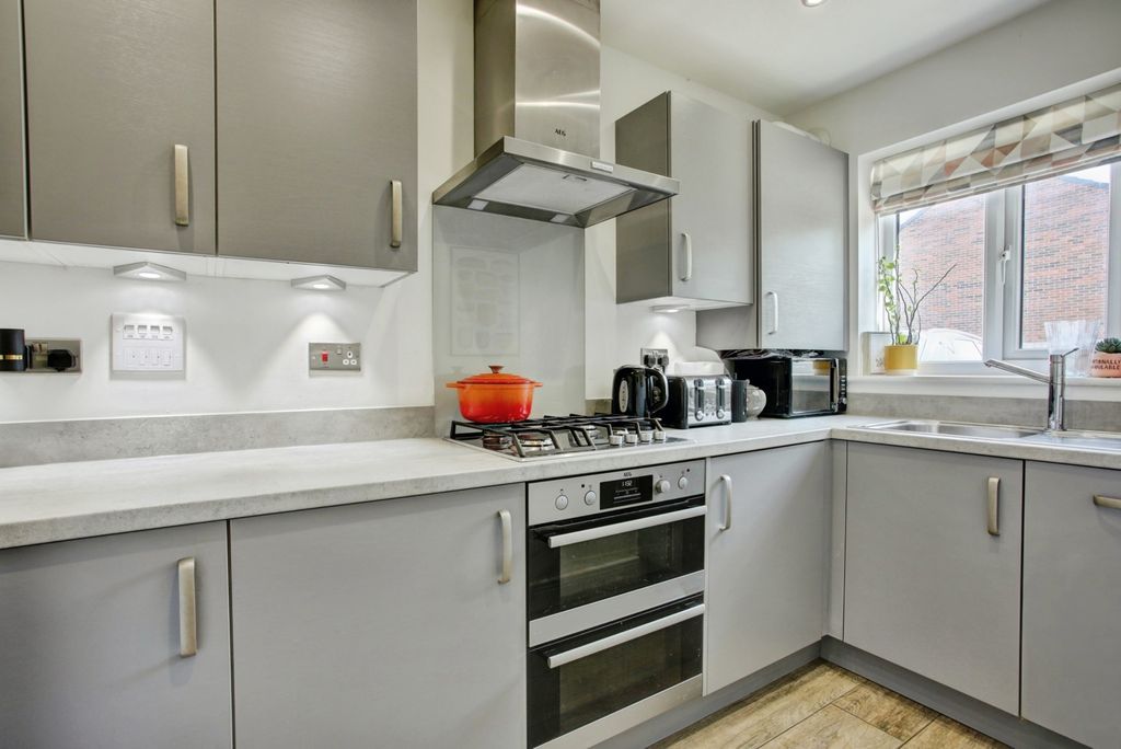 Property photo 3 of 11 Pbox-Img.Jpg