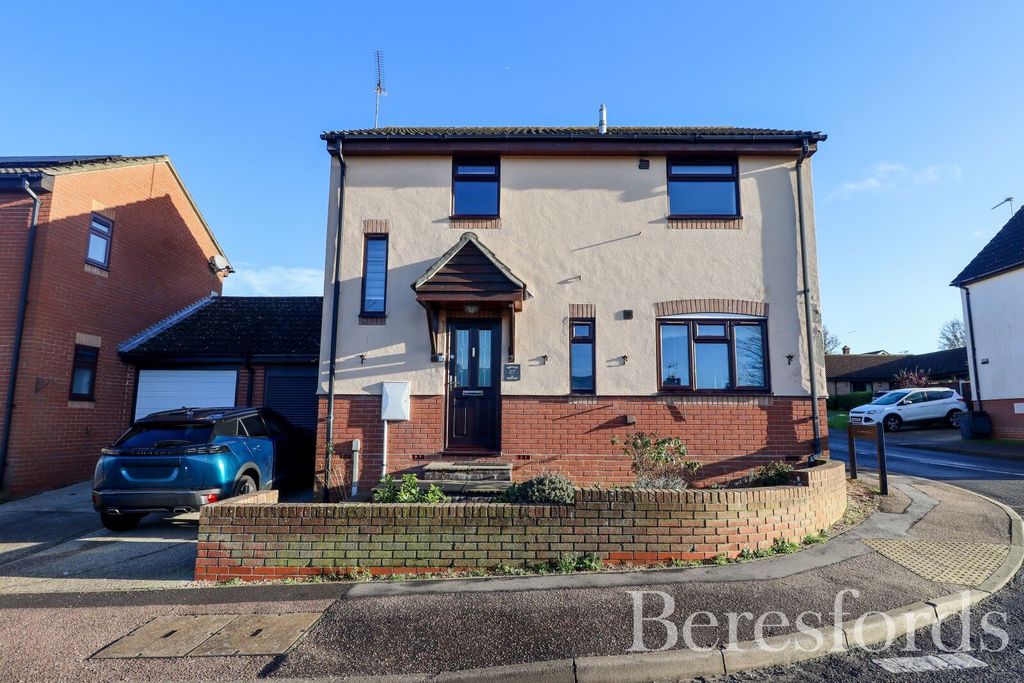 Property photo 1 of 19 Front