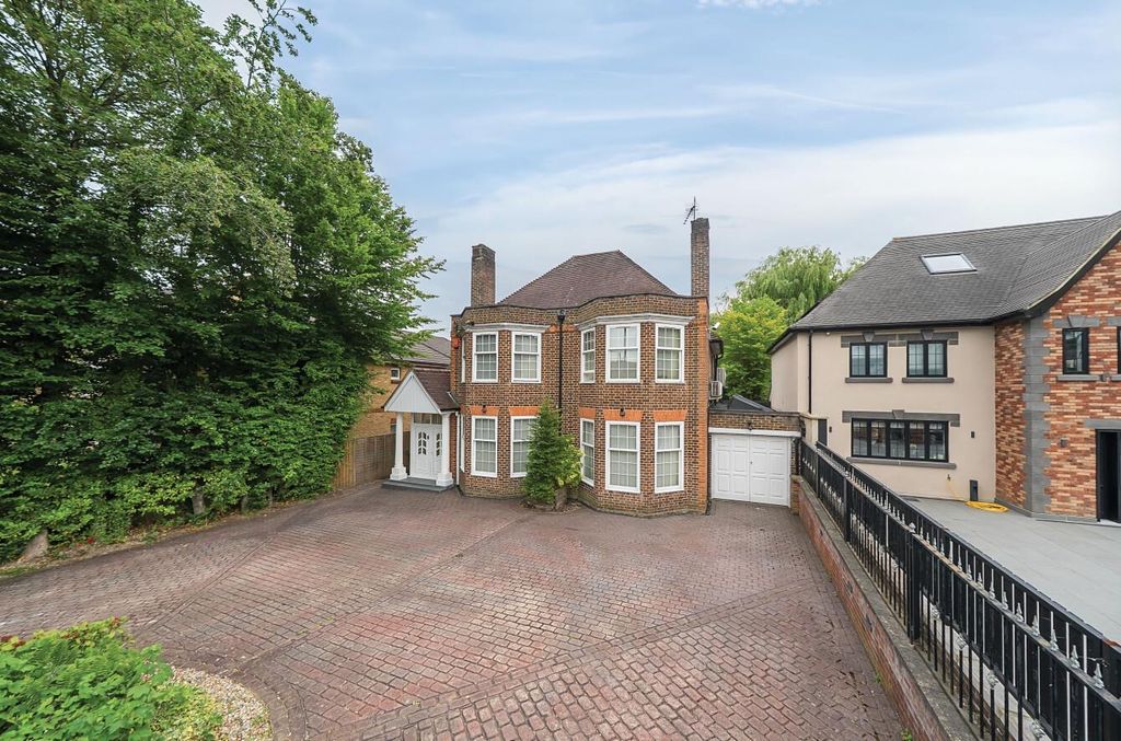 Property photo 1 of 21 Davidson Frost-Wellings, Dfw, Uxbridge Road, Front