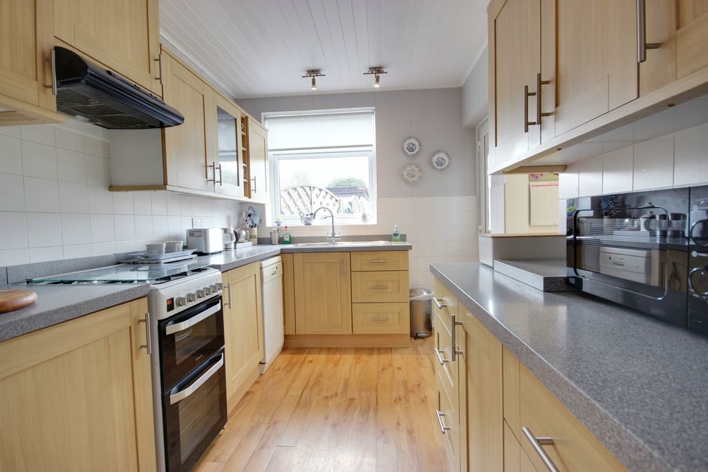 Property photo 3 of 21 1 Kit A