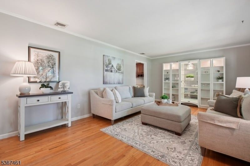 Property photo 3 of 8 <Alttext/>