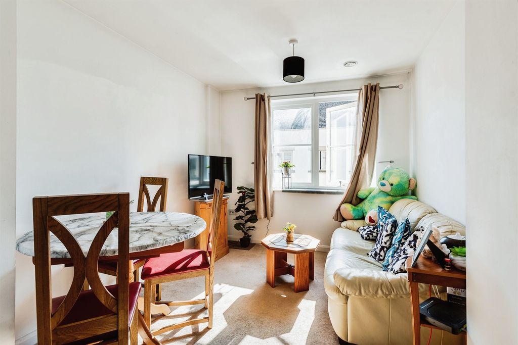 Property photo 3 of 14 Image