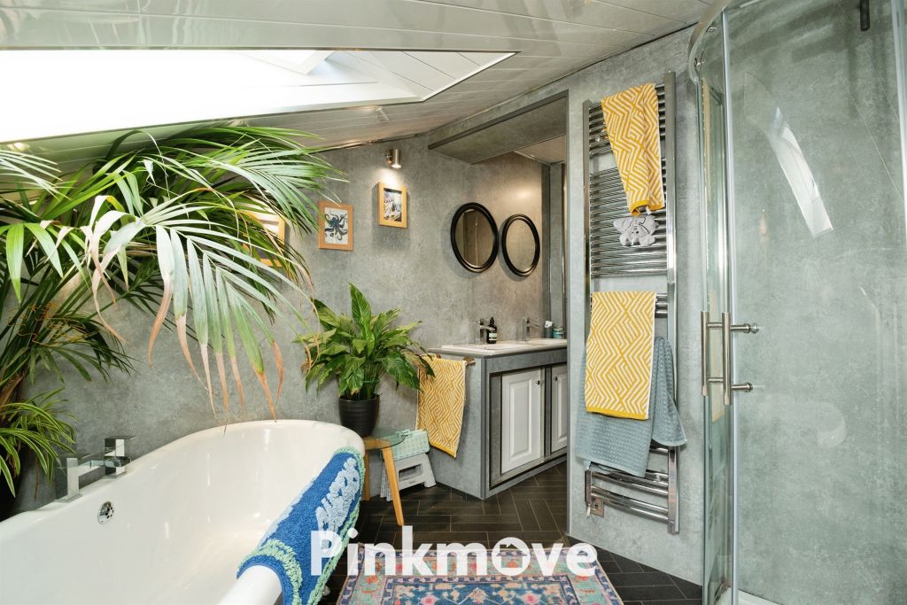 Property photo 3 of 34