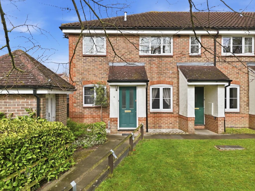 Property photo 1 of 17 Front (Exterior)