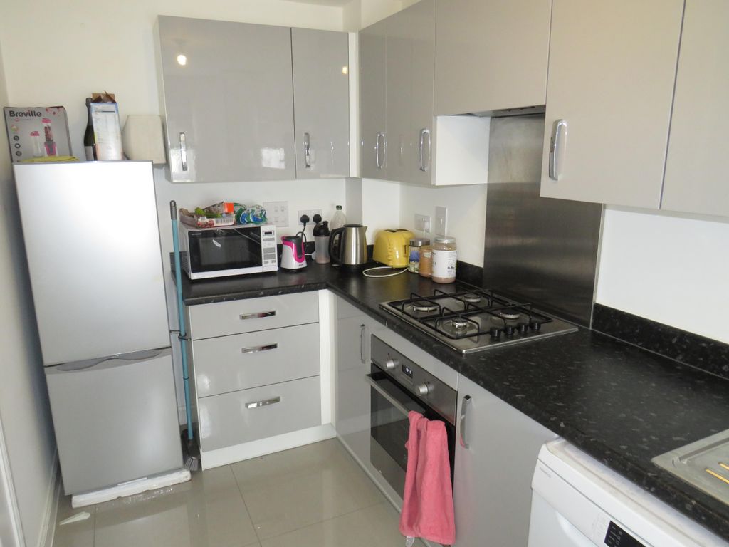 Property photo 3 of 12 Kitchen
