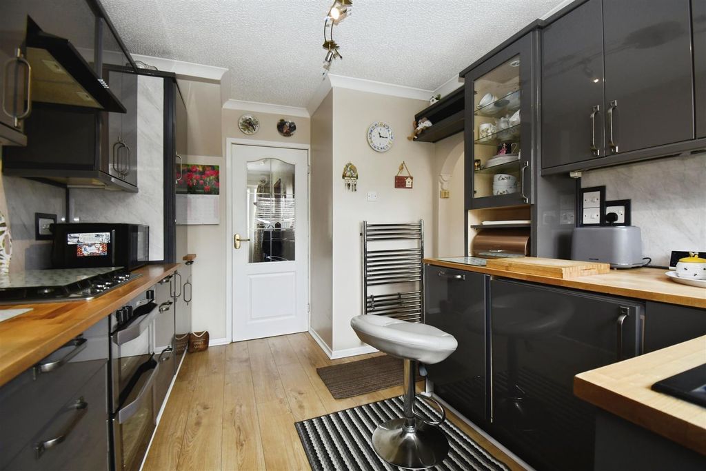 Property photo 2 of 23 Kitchen