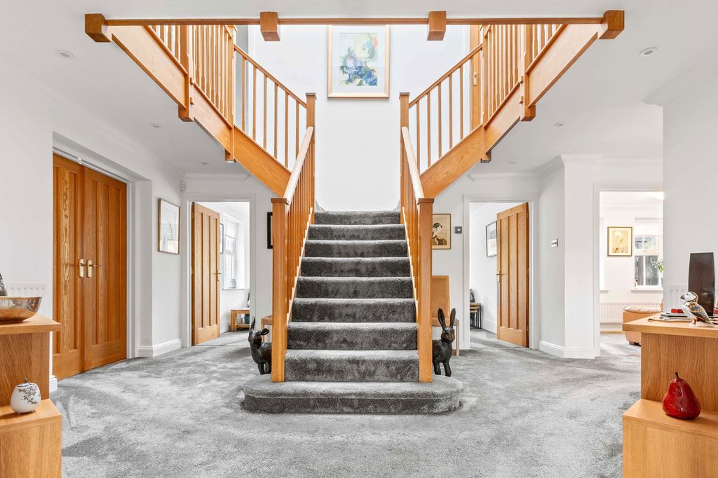 Property photo 3 of 54