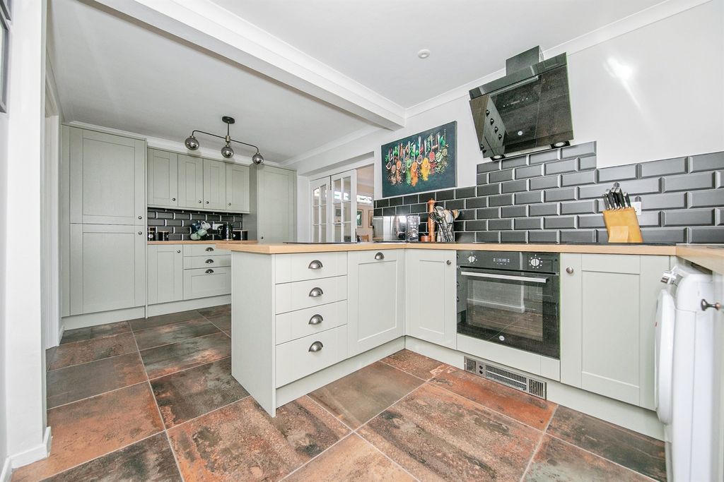 Property photo 3 of 16