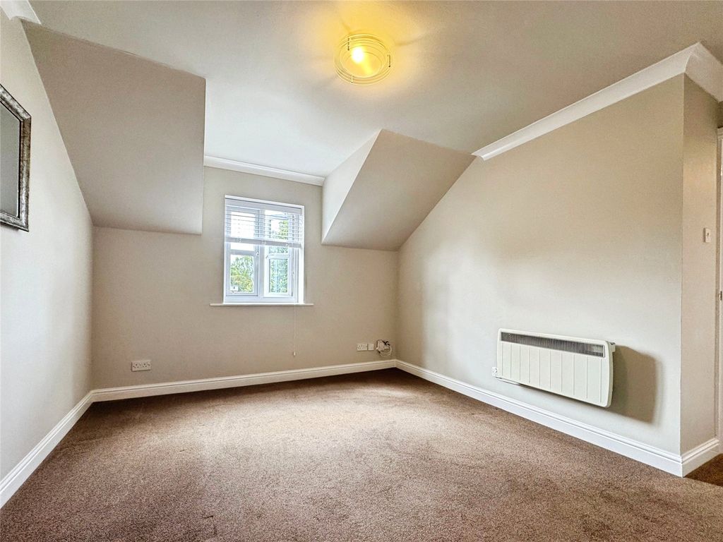 Property photo 2 of 10 Picture No. 13