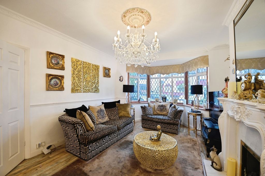 Property photo 2 of 25 Pbox-Img.Jpg