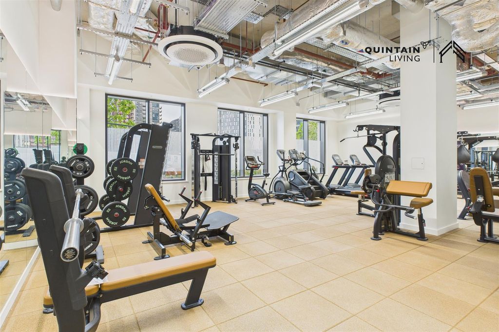 Property photo 2 of 18 16.Png