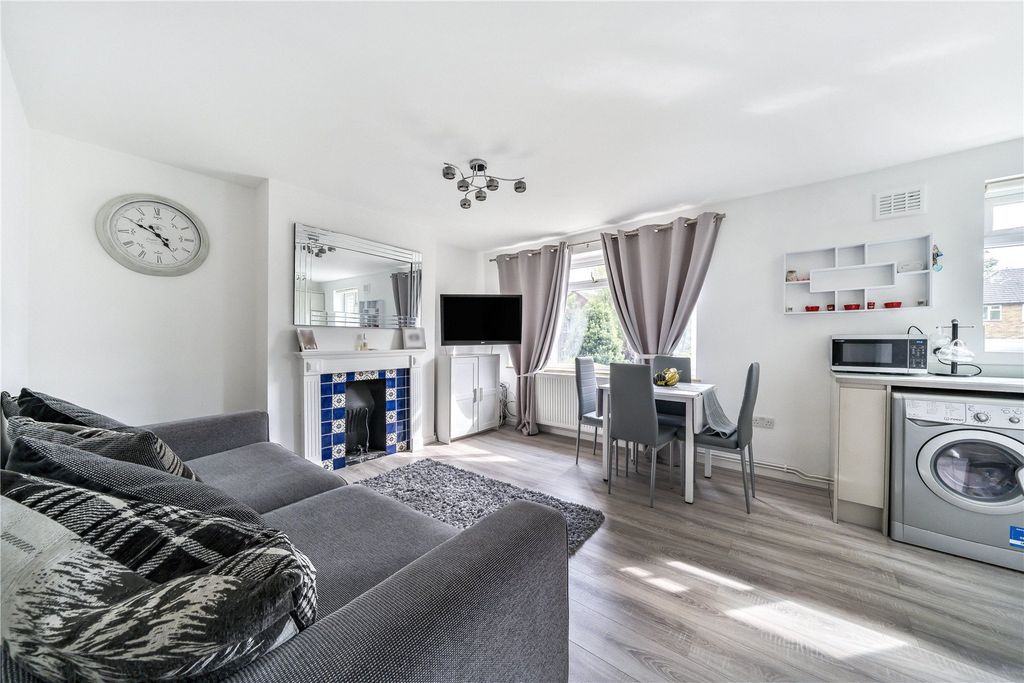 Property photo 3 of 23 Picture No. 24