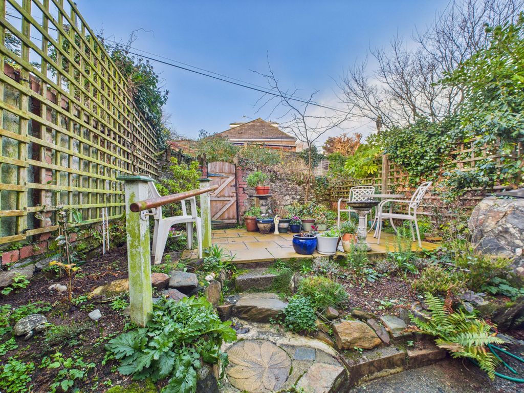 Property photo 3 of 17