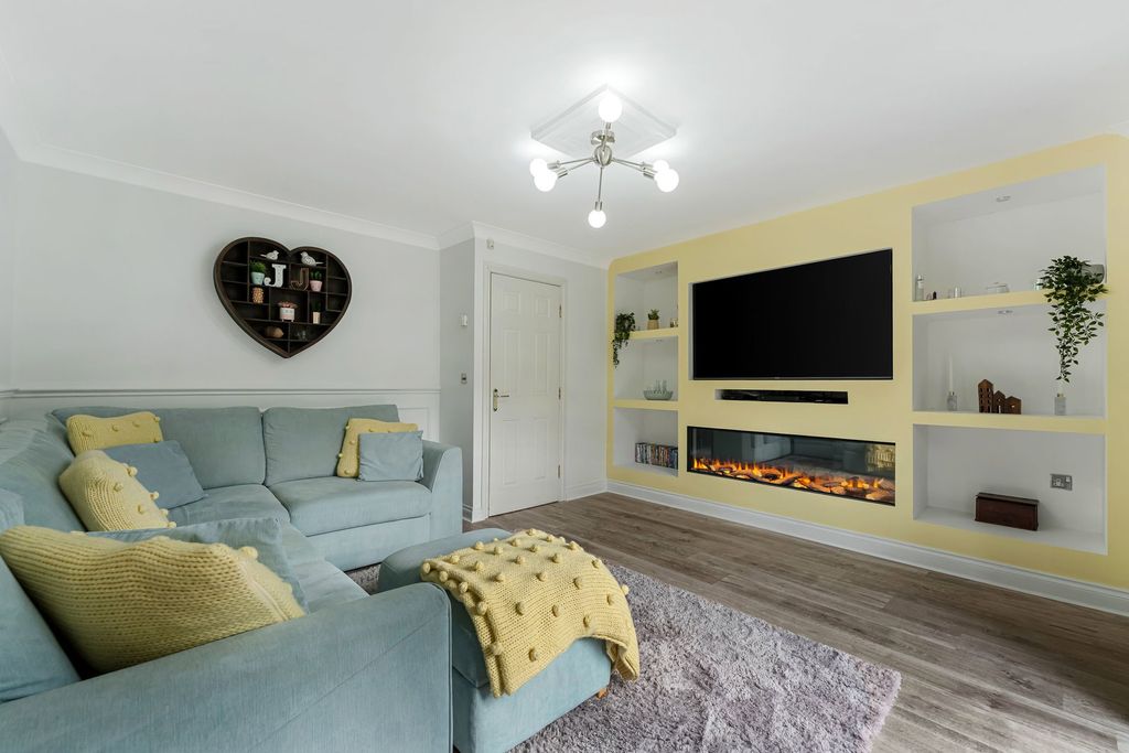 Property photo 2 of 46