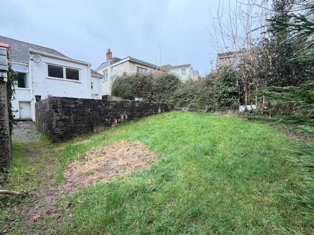 Property photo 3 of 10 Externally