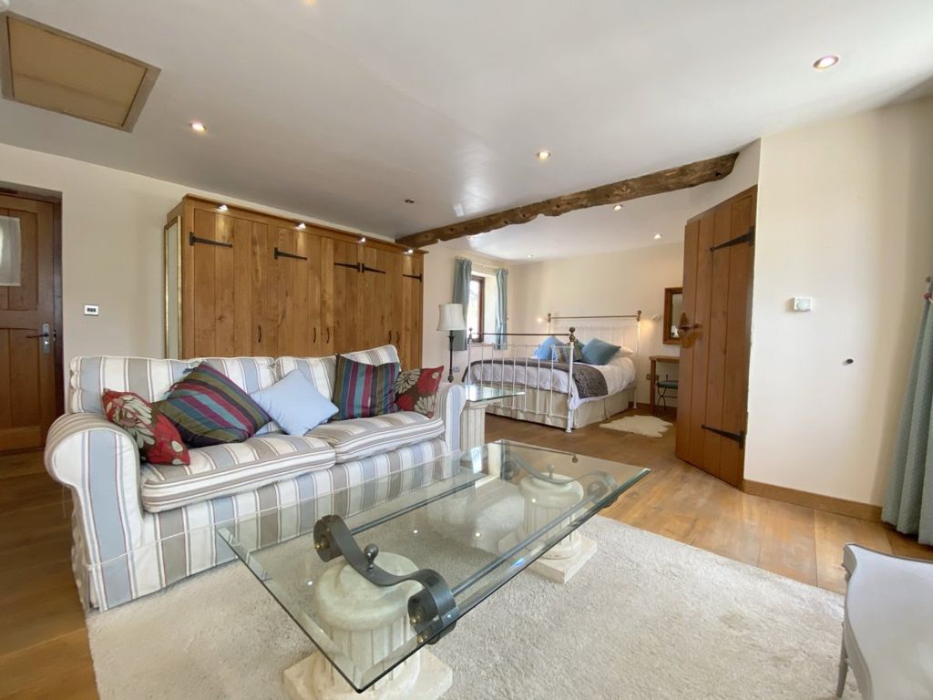 Property photo 2 of 10 Gallery