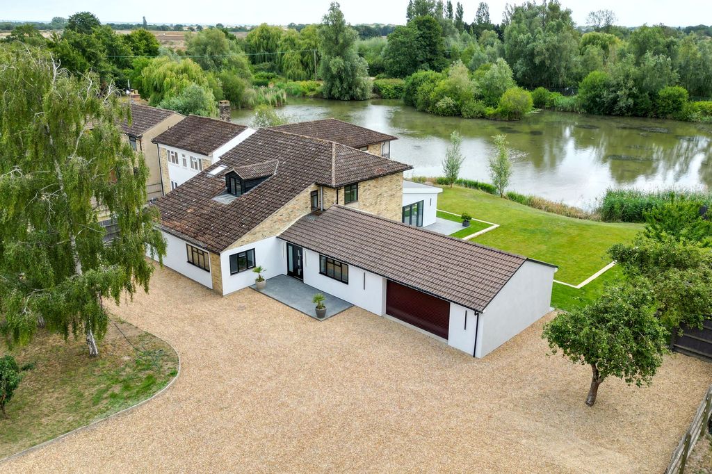 Property photo 1 of 27