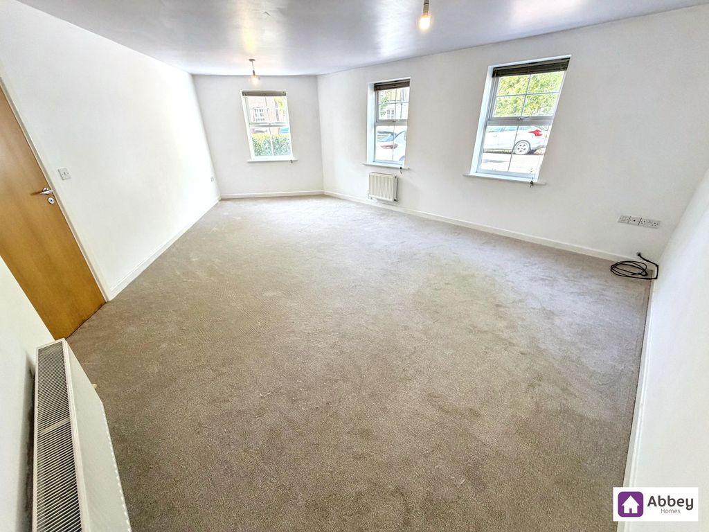 Property photo 2 of 11 Lounge