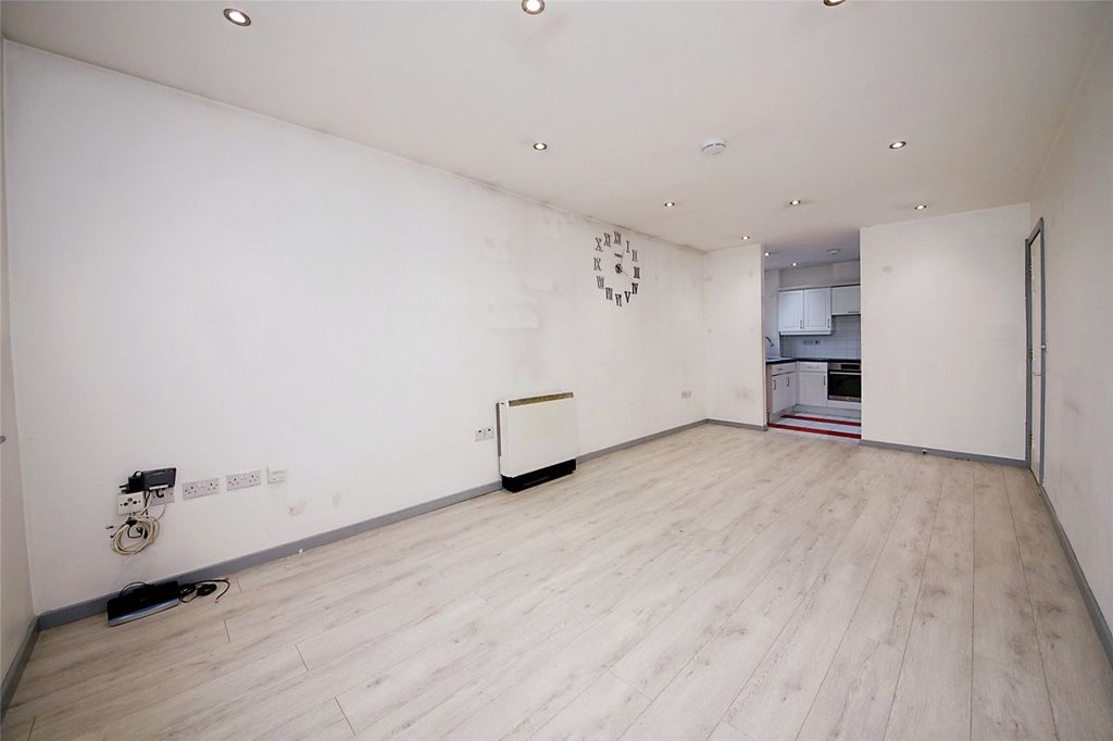 Property photo 3 of 12 Picture No. 04