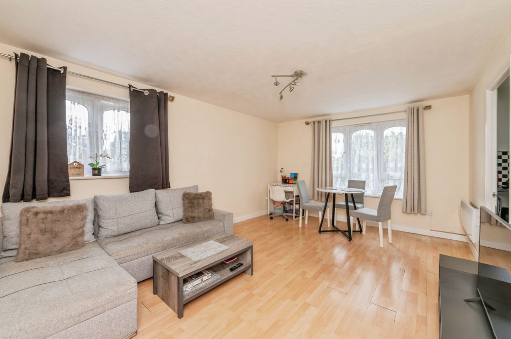 Property photo 2 of 15