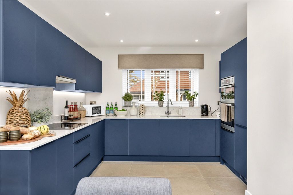 Property photo 3 of 12 Show Home