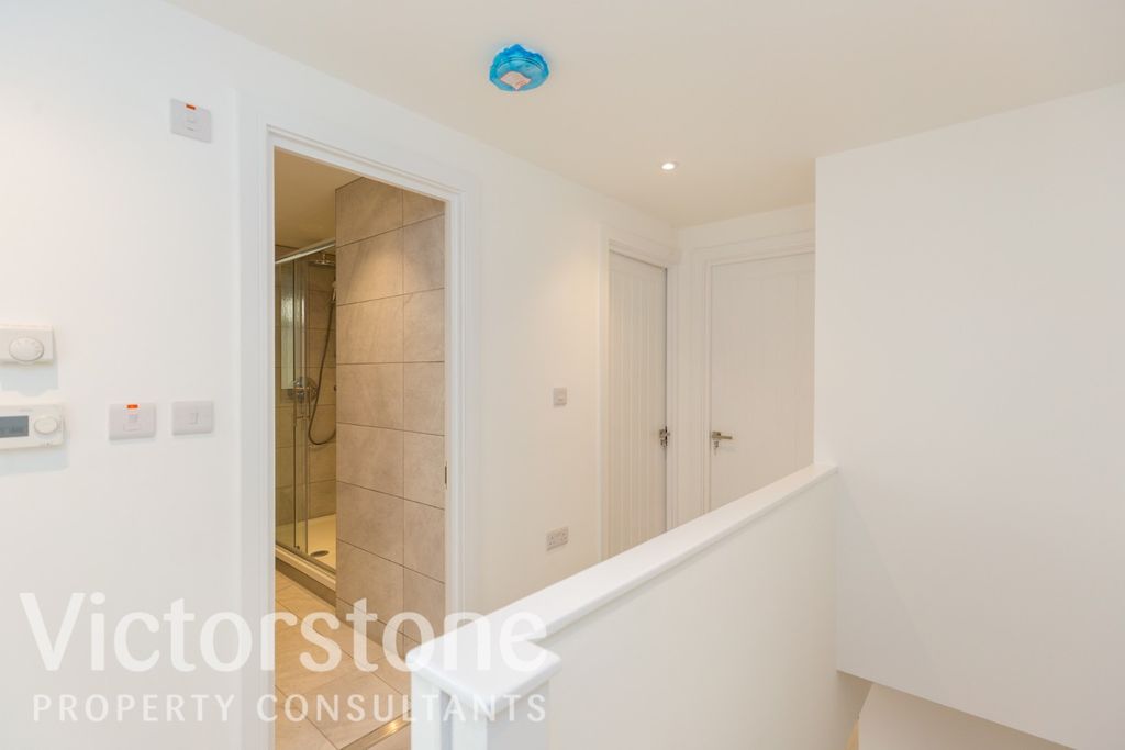 Property photo 2 of 9 4218101