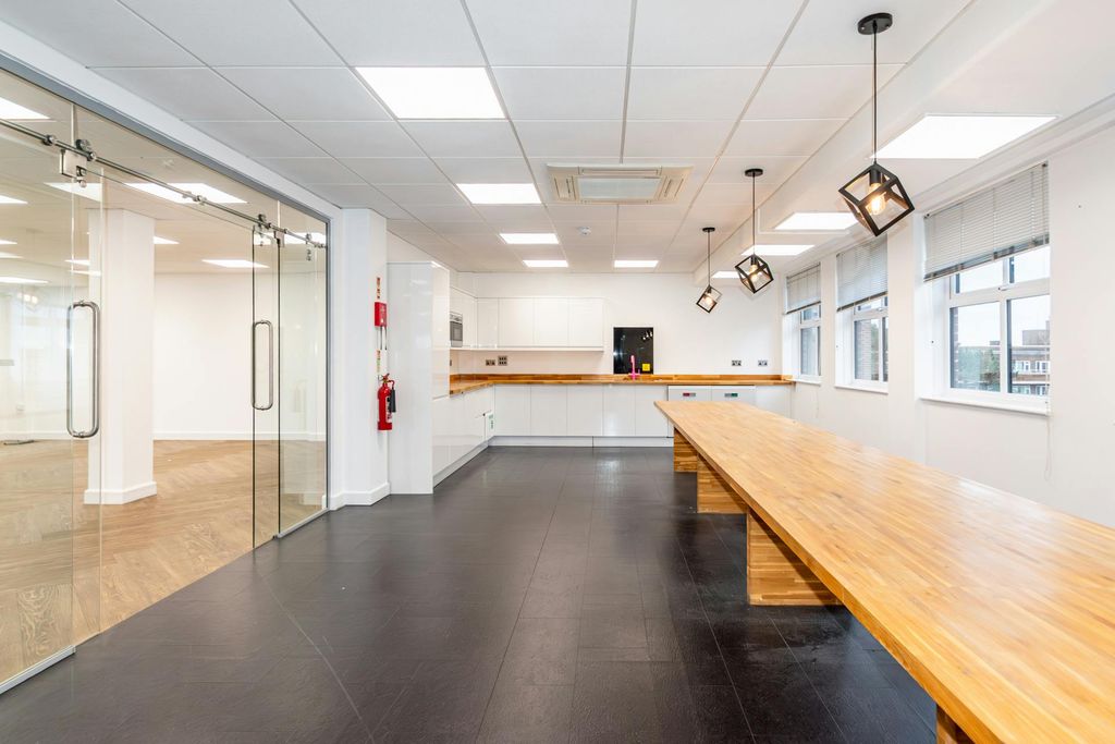 Property photo 3 of 7 5.Jpg