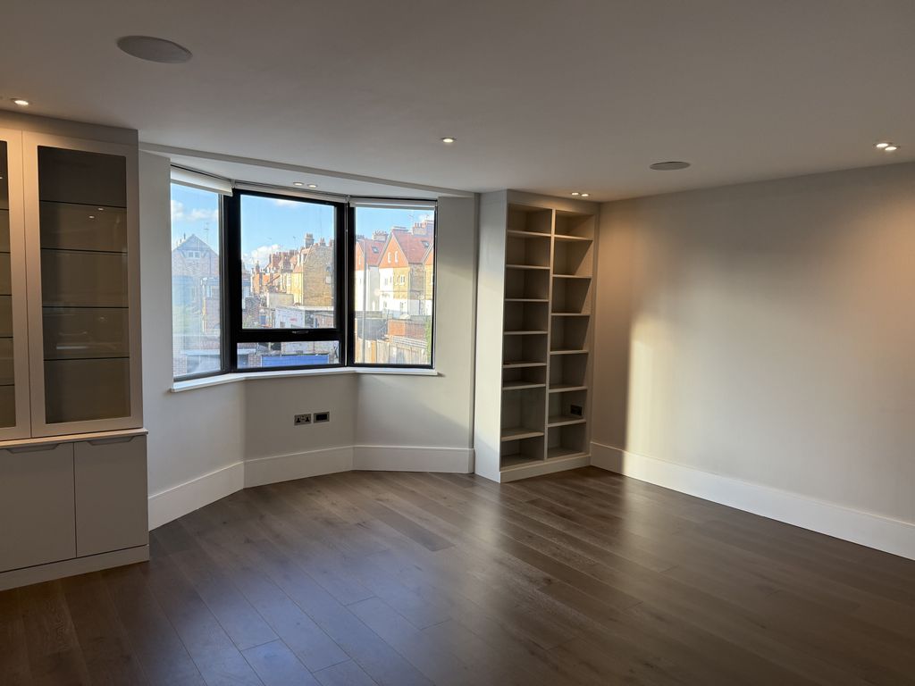 Property photo 2 of 9 Gallery