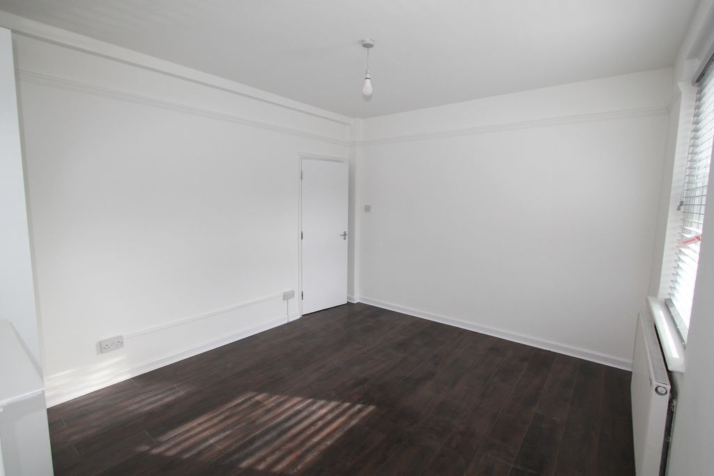 Property photo 2 of 7 Photo 7