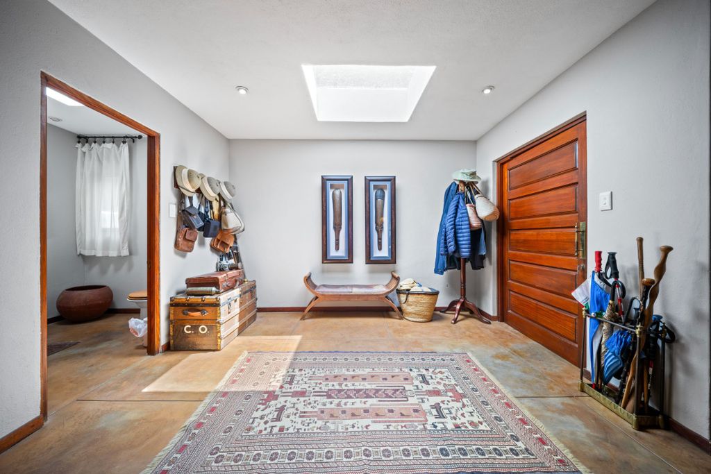 Property photo 3 of 56 1Hs1710117