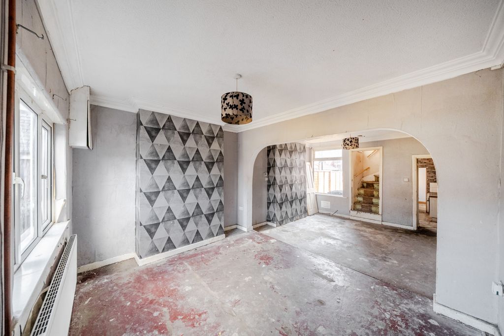 Property photo 2 of 16 1320413-15-686Be65Bb4B37