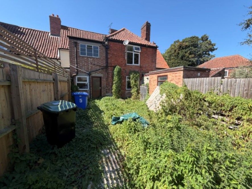 Property photo 2 of 25