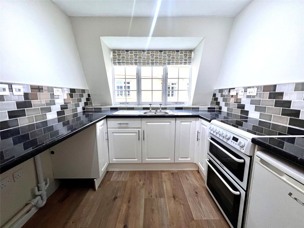 Property photo 3 of 6 Kitchen