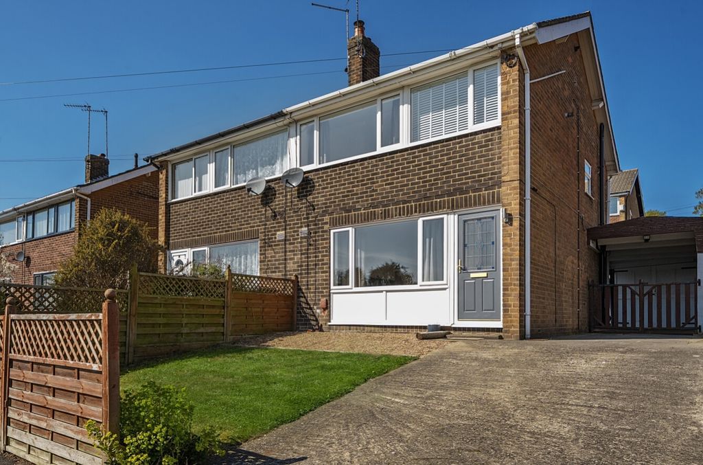 Property photo 1 of 19 Ewemove Harrogate House Front