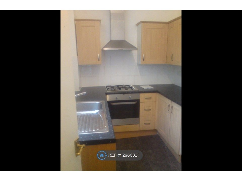 Property photo 1 of 9 Kitchen