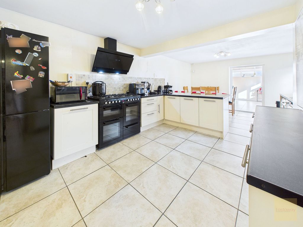 Property photo 2 of 15 Kitchen