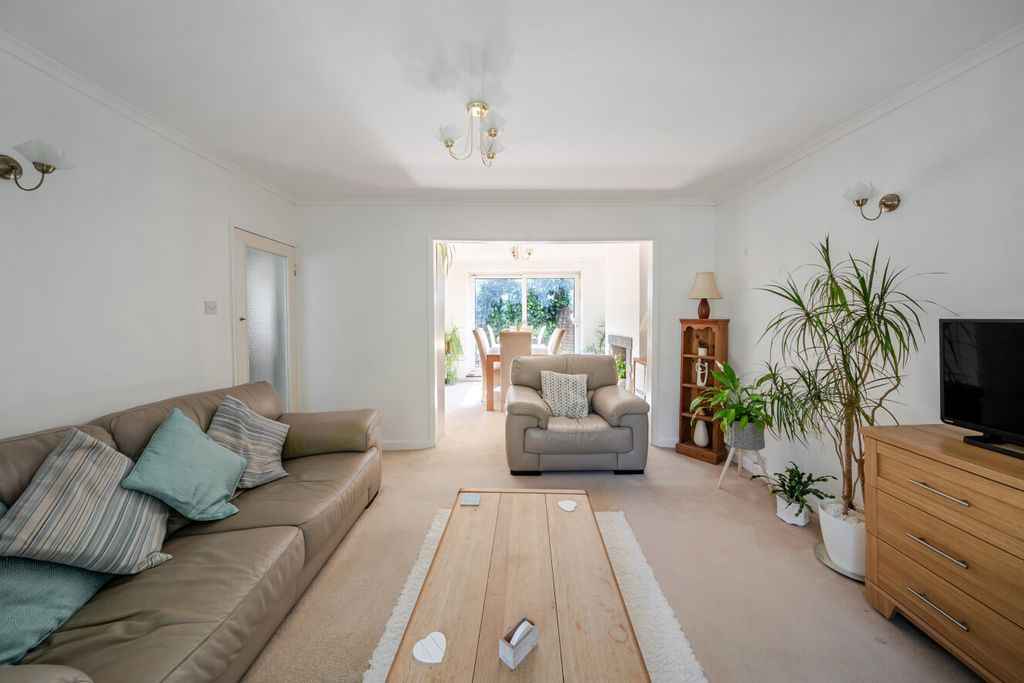 Property photo 2 of 22 1499994-6-6A70Ac7...